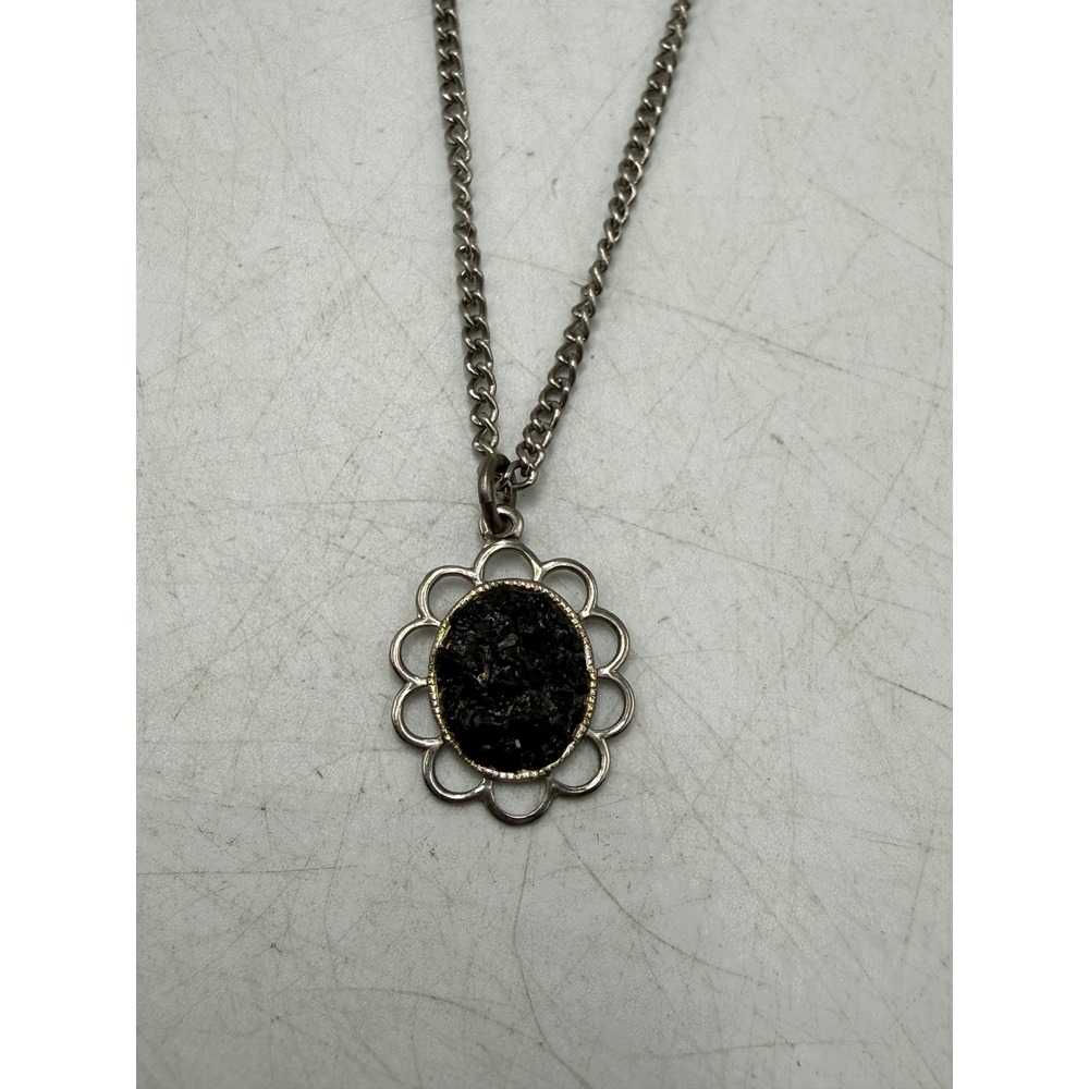 Vintage Silver Tone Scalloped Flower Pendant Necklace Dark Textured Stone 24 In
